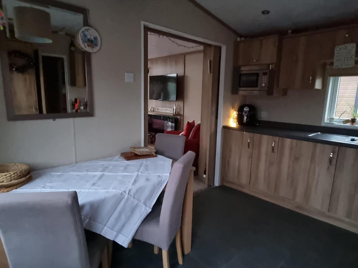 Kimadalyn Villa Forfar Buitenkant foto